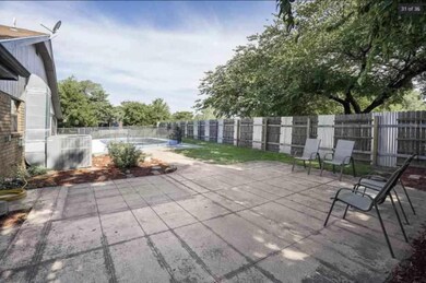 706 Robin Dr, Cushing, OK 74023 - photo 3