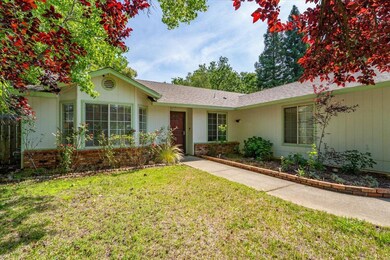 978 Fountain Cir, Redding, CA 96003 - photo 2