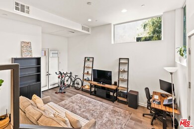 3034 1/4 N Coolidge Ave, Los Angeles, CA 90039 - photo 5