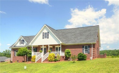 2534 High Meadow Dr, Asheboro, NC 27205 - photo 2