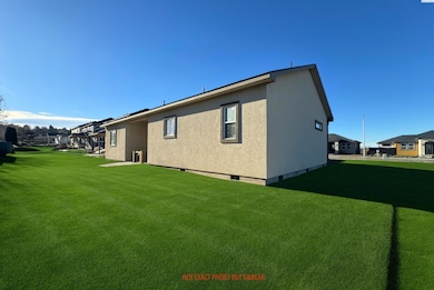 304 Victoria St, Sunnyside, WA 98944 - photo 3