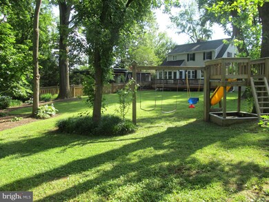 1919 Thomas Dr, Annapolis, MD 21409 - photo 3