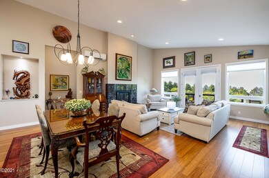 Open Floorplan Dining & Living