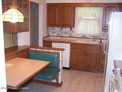 126 Manor Dr, Shavertown, PA 18708 - photo 5