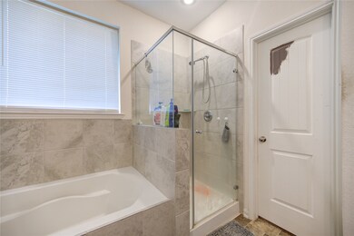 10602 Woodson Valley Dr, Houston, TX 77016 - photo 6