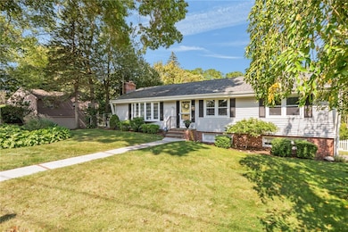 45 Algonquin Dr, Warwick, RI 02888 - photo 2