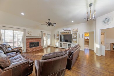 126 Sanchez Creek Ct, Weatherford, TX 76088 - photo 5