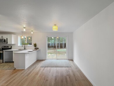 Dining/Kitchen