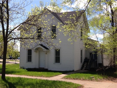 1179-1179 1/2 E Madison St unit 2, Eau Claire, WI 54703 - photo 2