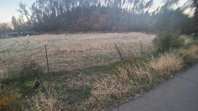 2071/2061 Kenyon Rd, Redding, CA 96001 - photo 2