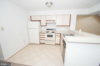 14120 Lauren Ln, Laurel, MD 20707 - photo 7