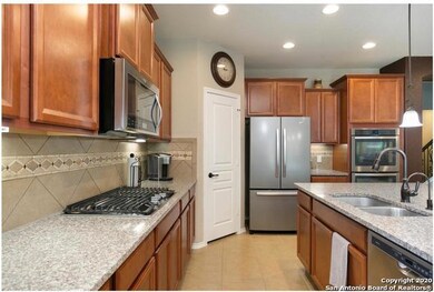 10652 Hibiscus Cove, Helotes, TX 78023 - photo 7