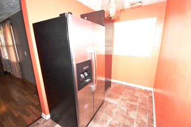 555 S Oneil St, Frankfort, IN 46041 - photo 2