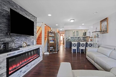 6536 Metropolitan Ave, Middle Village, NY 11379 - photo 4