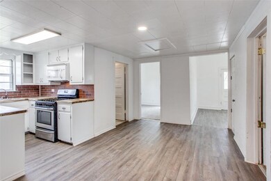 1219 W Chestnut St, Denison, TX 75020 - photo 5