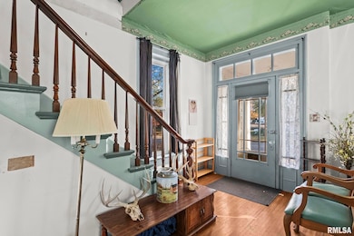 203 W Sheridan Rd, Petersburg, IL 62675 - photo 3