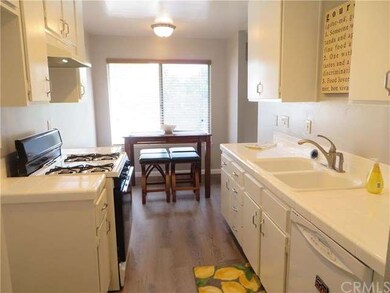 Sunny Kitchen