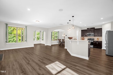 5-web-or-mls-304 Garden Walk Dr-5