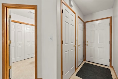 4030 37th Ave SW unit D, Cedar Rapids, IA 52404 - photo 3