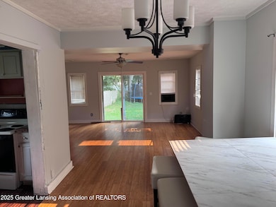 1422 Redwood St, Lansing, MI 48915 - photo 3