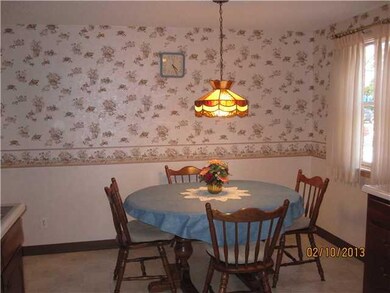 Kitchen Eating area