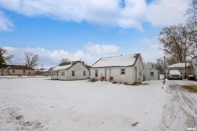 2207 4th St, Fulton, IL 61252 - photo 2