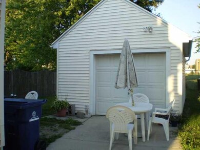Parking Lot/Garage