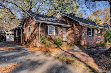 2001 Colonial Place, Winston Salem, NC 27104 - photo 2