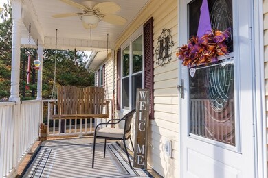 305 Sara Acres Dr, Tennessee Ridge, TN 37178 - photo 3