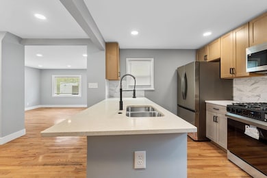 612 E Como Ave (Interior)-8