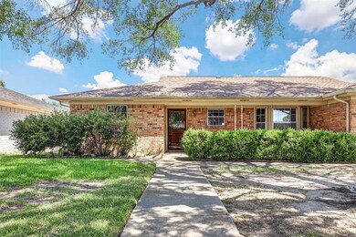 8417 Hillcrest Ct, North Richland Hills, TX 76182 - photo 2