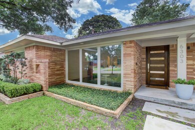 6303 Grovewood Ln, Houston, TX 77008 - photo 2