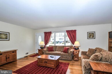 1212 Cottage St SW, Vienna, VA 22180 - photo 4