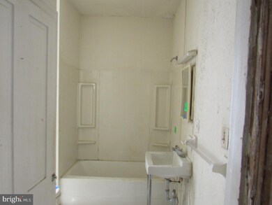 6 Tatum St, West Deptford, NJ 08096 - photo 4