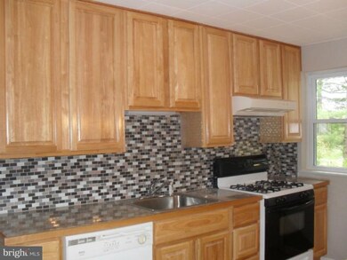 5741 Edgepark Rd, Baltimore, MD 21239 - photo 7