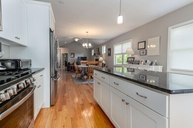 1 Chadwick Cir, Windham, NH 03087 - photo 4
