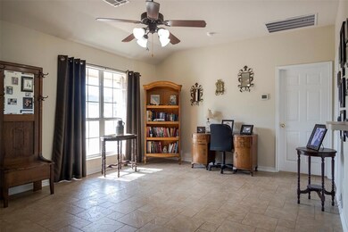 105 Sandalwood Ct, Weatherford, TX 76085 - photo 5