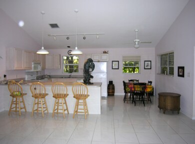 Kitchen/Dining Area