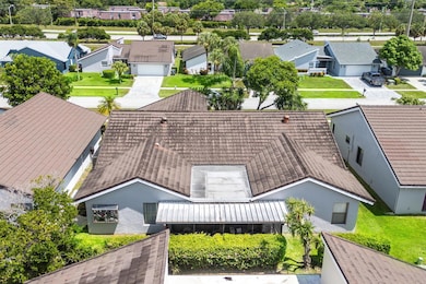 7718 San Mateo Dr E, Boca Raton, FL 33433 - photo 2