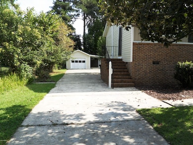 608 Shadowood Dr, Jacksonville, NC 28540 - photo 2