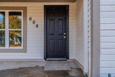 604 Royal St, Cleburne, TX 76031 - photo 5