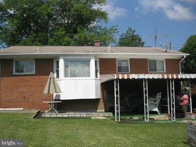 6109 Sargent Rd, Hyattsville, MD 20782 - photo 2