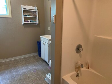 23 Spring St, Franklin, NH 03235 - photo 6