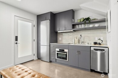 907 S Warsaw St, Seattle, WA 98108 - photo 4