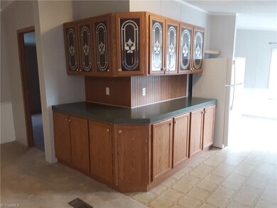 140 Sweetwater Dr, Statesville, NC 28625 - photo 5