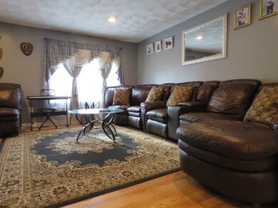 395 Lee Burbank Hwy unit 5, Revere, MA 02151 - photo 4