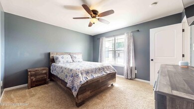 537-Reserves-Blvd_016