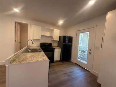 5901 Nancy Dr unit F, Austin, TX 78745 - photo 3