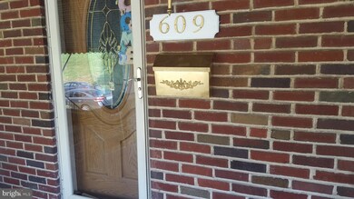 609 Lyndhurst St, Baltimore, MD 21229 - photo 2
