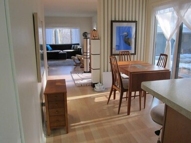 Dining, 3850 GLC (800x600)